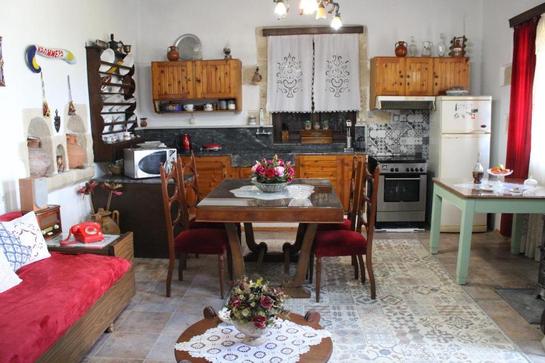 Traditional House Maria Azoyirás المظهر الخارجي الصورة
